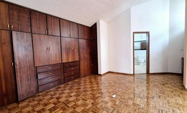 QUITO, sector Colegio Einstein, vendo propiedad de 533m2 de terreno y 397m2 de construcción