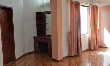 QUITO, sector Colegio Einstein, vendo propiedad de 533m2 de terreno y 397m2 de construcción