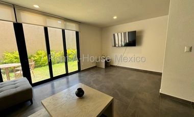 Rento amueblado pb en duplex altos de juriquilla 3 recamaras 3 baños 2 cocheras