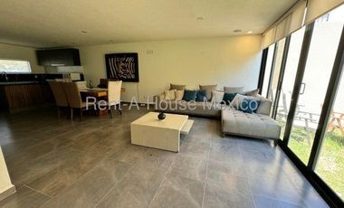 Rento amueblado pb en duplex altos de juriquilla 3 recamaras 3 baños 2 cocheras