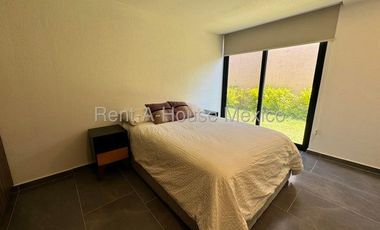 Rento amueblado pb en duplex altos de juriquilla 3 recamaras 3 baños 2 cocheras