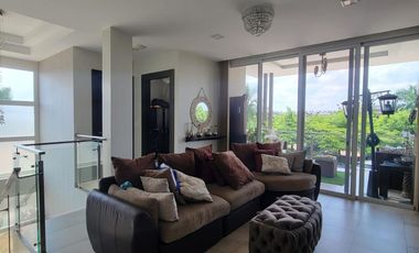 En venta lujosa y moderna casa en Isla Mocoli