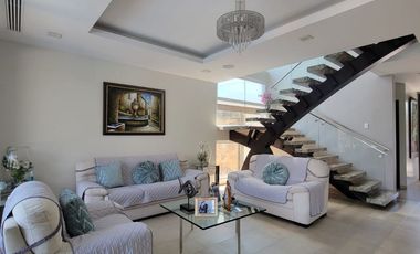 En venta lujosa y moderna casa en Isla Mocoli