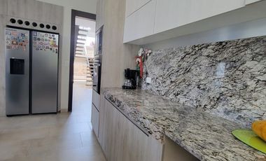 En venta lujosa y moderna casa en Isla Mocoli