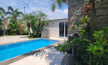 En venta lujosa y moderna casa en Isla Mocoli
