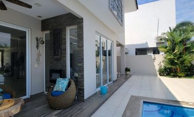 En venta lujosa y moderna casa en Isla Mocoli