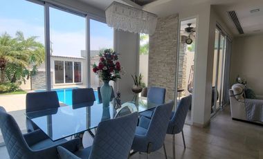 En venta lujosa y moderna casa en Isla Mocoli