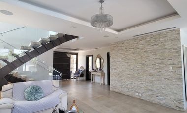En venta lujosa y moderna casa en Isla Mocoli