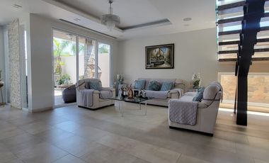 En venta lujosa y moderna casa en Isla Mocoli