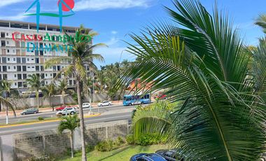 Acogedor departamento en edificio con club de playa. Con vista parcial al mar