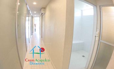 Acogedor departamento en edificio con club de playa. Con vista parcial al mar