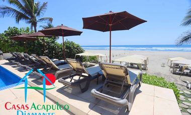 Acogedor departamento en edificio con club de playa. Con vista parcial al mar