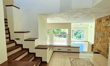 LAS CAÑADAS HERMOSA CASA EN VENTA A CAMPO DE GOLF CON ALBERCA Y LA MEJOR VISTA