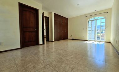 LAS CAÑADAS HERMOSA CASA EN VENTA A CAMPO DE GOLF CON ALBERCA Y LA MEJOR VISTA