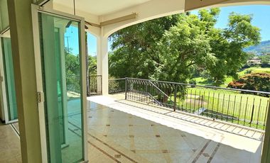 LAS CAÑADAS HERMOSA CASA EN VENTA A CAMPO DE GOLF CON ALBERCA Y LA MEJOR VISTA