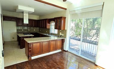LAS CAÑADAS HERMOSA CASA EN VENTA A CAMPO DE GOLF CON ALBERCA Y LA MEJOR VISTA