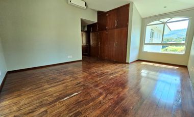 LAS CAÑADAS HERMOSA CASA EN VENTA A CAMPO DE GOLF CON ALBERCA Y LA MEJOR VISTA