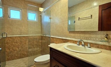 LAS CAÑADAS HERMOSA CASA EN VENTA A CAMPO DE GOLF CON ALBERCA Y LA MEJOR VISTA