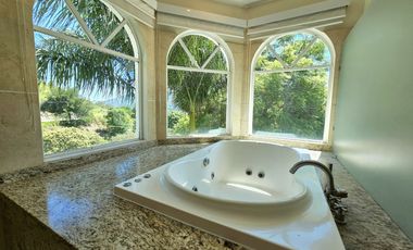 LAS CAÑADAS HERMOSA CASA EN VENTA A CAMPO DE GOLF CON ALBERCA Y LA MEJOR VISTA