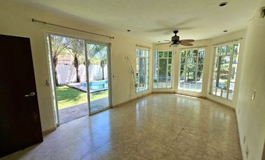 LAS CAÑADAS HERMOSA CASA EN VENTA A CAMPO DE GOLF CON ALBERCA Y LA MEJOR VISTA