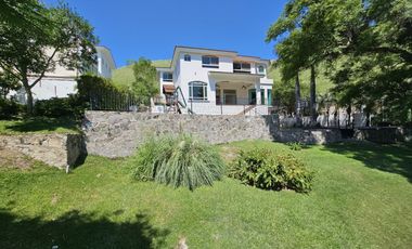 LAS CAÑADAS HERMOSA CASA EN VENTA A CAMPO DE GOLF CON ALBERCA Y LA MEJOR VISTA
