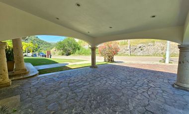 LAS CAÑADAS HERMOSA CASA EN VENTA A CAMPO DE GOLF CON ALBERCA Y LA MEJOR VISTA