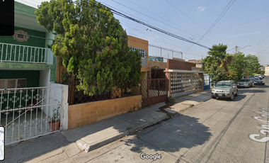 CASA DE OPORTUNIDAD EN GUADALAJARA DE REMATE BANCARIO POR PLAZA INDEPENDENCIA COLONIA SAN VICENTE