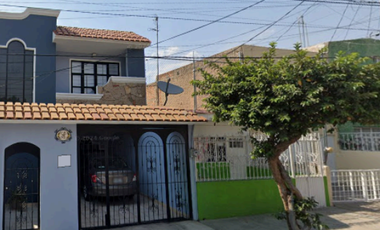 CASA DE OPORTUNIDAD EN GUADALAJARA DE REMATE BANCARIO POR PLAZA INDEPENDENCIA COLONIA SAN VICENTE