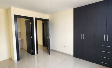 Vendo amplia Casa en Mallorca Village, cerca del CC El Dorado 3 Dormitorios