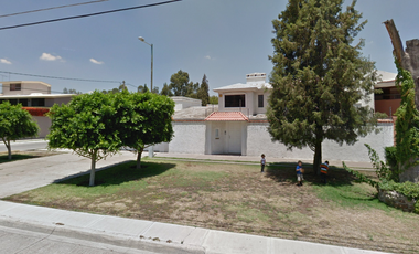 VENTA DE GRAN CASA CON JARDIN EN TANGAMANGA SAN LUIS POTOSI