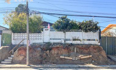 CASA EN QUILPUÉ CON AMPLIACIÓN EN ENTORNO PRIVILEGIADO