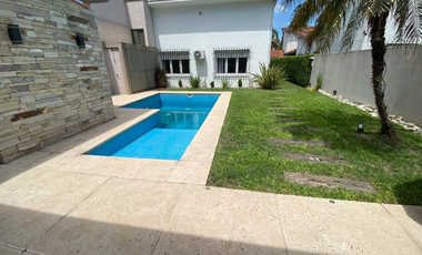 Venta casa 5 ambientes Castelar Apta Credito