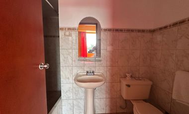 SE VENDE HOSTAL, excelente ubicación en edificio de 4 pisos en plena avenida auxiliar de la Vía Expresa
