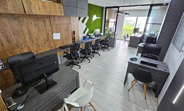 OFICINA COMERCIAL REMODELADA EN VENTA SOTOMAYOR.