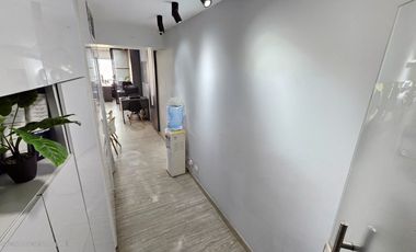 OFICINA COMERCIAL REMODELADA EN VENTA SOTOMAYOR.