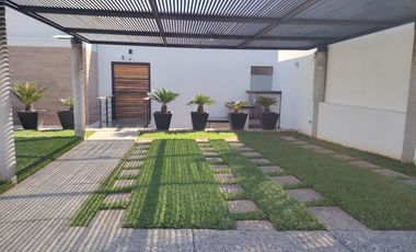 Vive el Encanto del Lago: Casa con Inigualables Vistas Panorámicas en Tequesquitengo.
