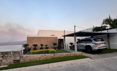 Vive el Encanto del Lago: Casa con Inigualables Vistas Panorámicas en Tequesquitengo.