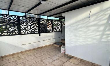CASA EN CONJUNTO CERRADO