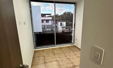 CASA EN CONJUNTO CERRADO