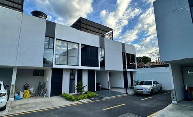 CASA EN CONJUNTO CERRADO
