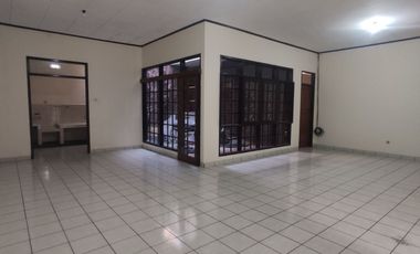 Sewa Rumah Siap Huni di Turangga Bandung Belakang Hotel Horison