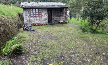 Venta de hostal con terreno en Cotacachi, 5 hectáreas
