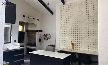 Venta de hostal con terreno en Cotacachi, 5 hectáreas