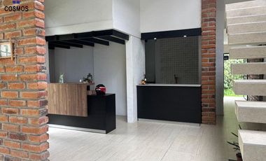 Venta de hostal con terreno en Cotacachi, 5 hectáreas