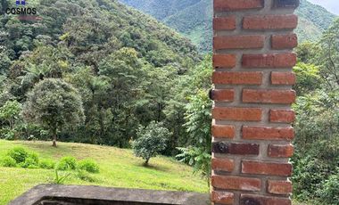 Venta de hostal con terreno en Cotacachi, 5 hectáreas
