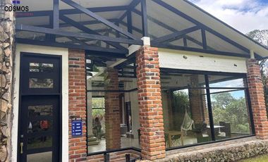 Venta de hostal con terreno en Cotacachi, 5 hectáreas