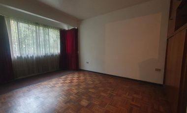 Amplia casa en Centro / Plan de Viña del Mar, 4 dormitorios, 4 baños, 3 estacionamientos UF 7.990