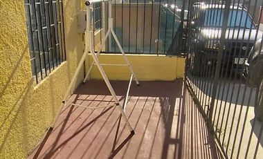 $69.990.000 CASA  a  4 CUADRAS ESTACION LAS AMERICAS , VILLA ALEMANA  Muy buena ubicación, a unos minutos estación las Américas y locomoción a una cua