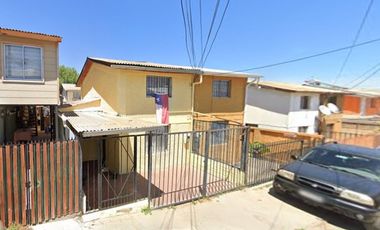 $69.990.000 CASA  a  4 CUADRAS ESTACION LAS AMERICAS , VILLA ALEMANA  Muy buena ubicación, a unos minutos estación las Américas y locomoción a una cua