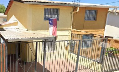 $69.990.000 CASA  a  4 CUADRAS ESTACION LAS AMERICAS , VILLA ALEMANA  Muy buena ubicación, a unos minutos estación las Américas y locomoción a una cua